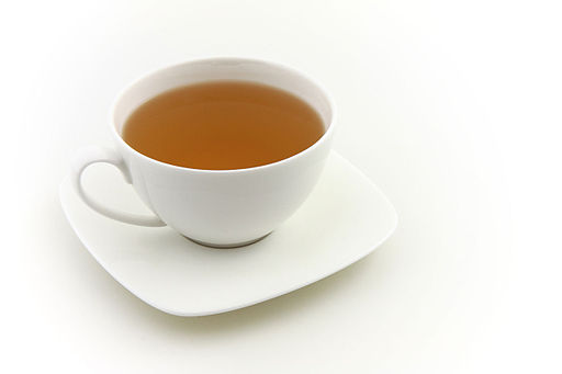Jak vyčistit skvrny od čaje a kávy z hrnku nebo šálku?
