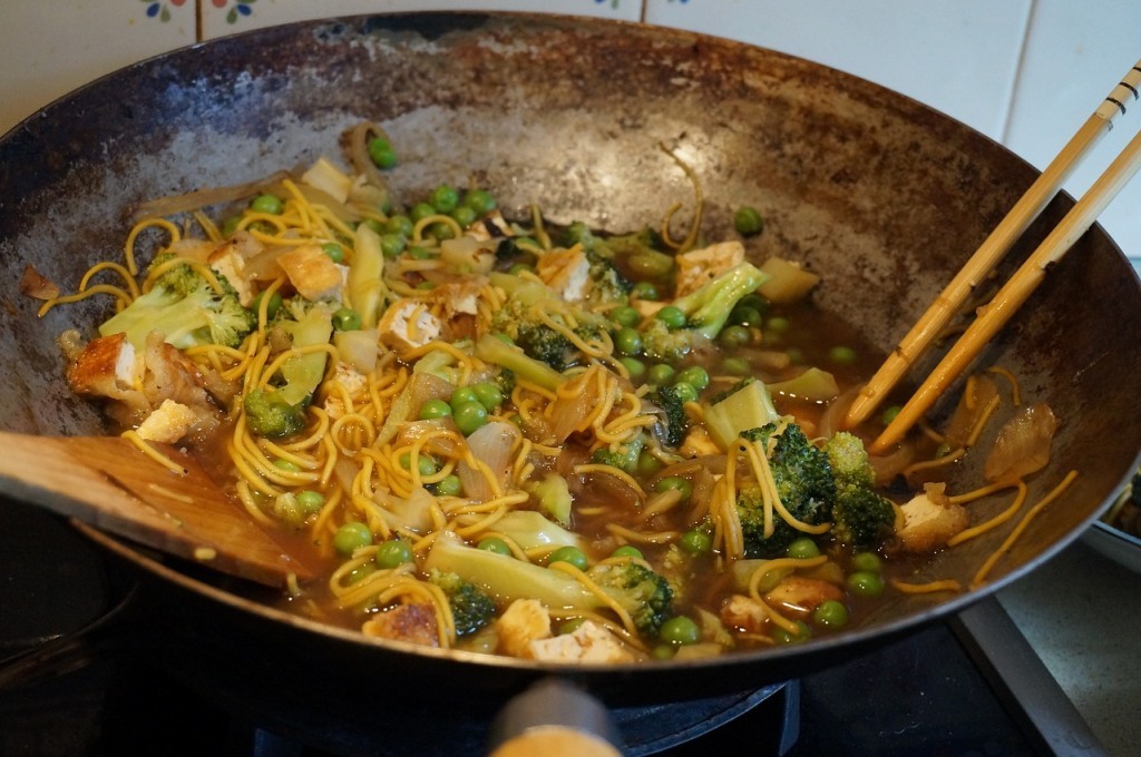 Jak umýt pánev wok?