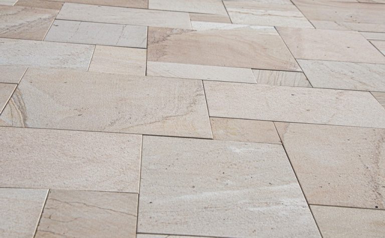 Jak vyčistit podlahy z přírodního a umělého kamene a keramické dlažby?