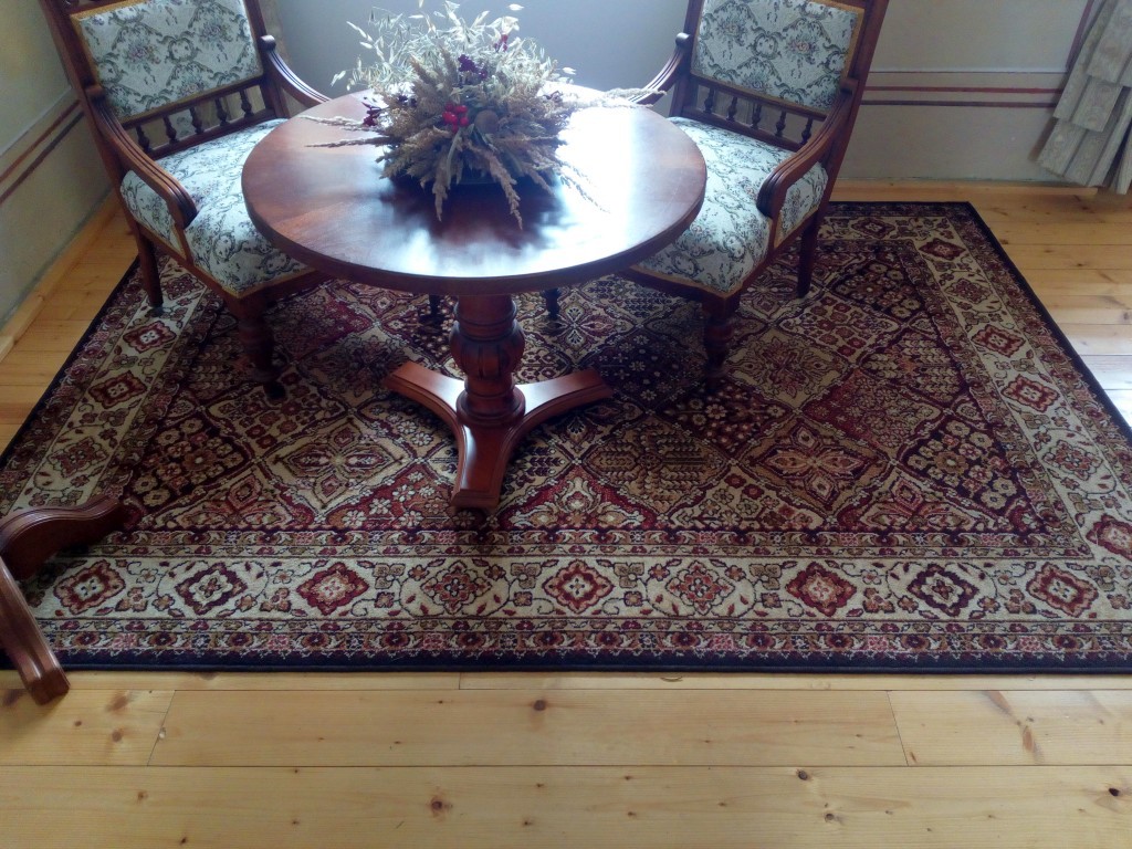 Kusový koberec z polypropylenových vláken - napodobenina vlněných koberců