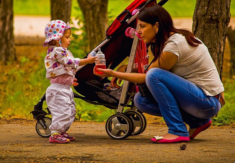 Jak vyčistit a vyprat látkové potahy dětských kočárků?