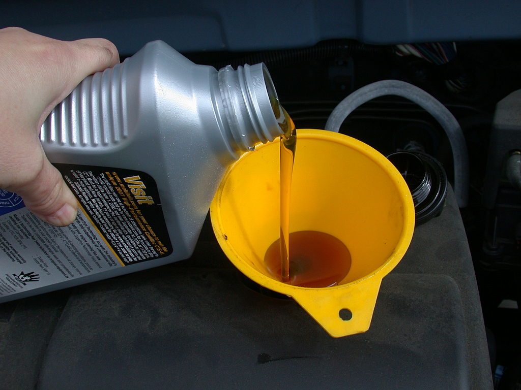 Jak odstranit skvrny od motorového oleje z koberce?